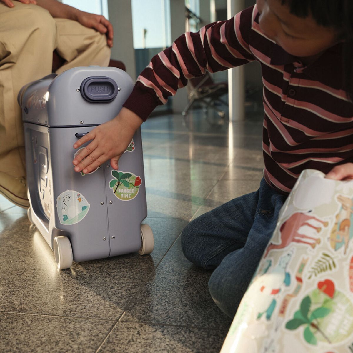 Stokke JetKids BedBox - Arctic Blue - Fun Airport Companion